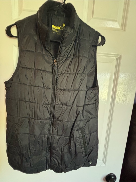 Xersion Jackets & Blazers - Xersion Black Packable Puffer Vest with fleece interior and zipper pockets.